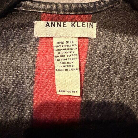 Anne Klein Plaid Belted Ruana Wrap One Size Red Black Gray Oversized Cape Shawl - Picture 4 of 7